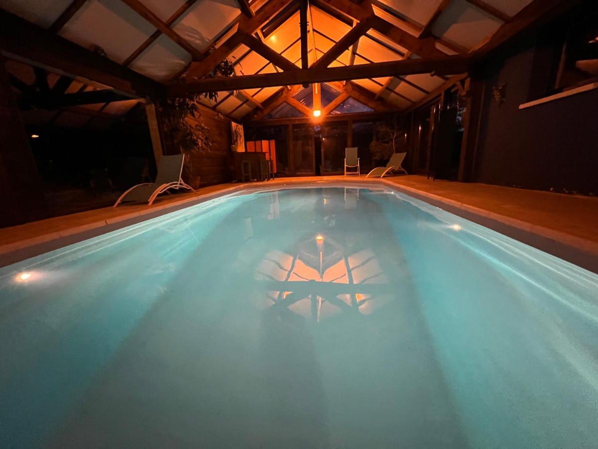 Maison Avec Piscine Et Sauna A Vire Zewnętrze zdjęcie